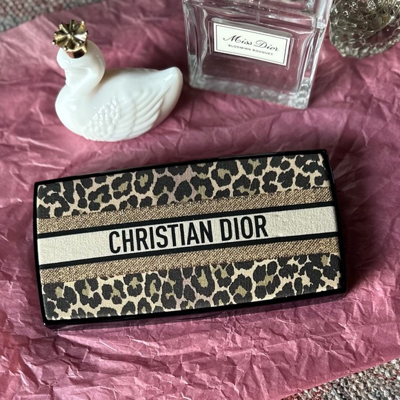 NEW CHRISTIAN DIOR Full size Makeup PALLET - Picture 6 of 16